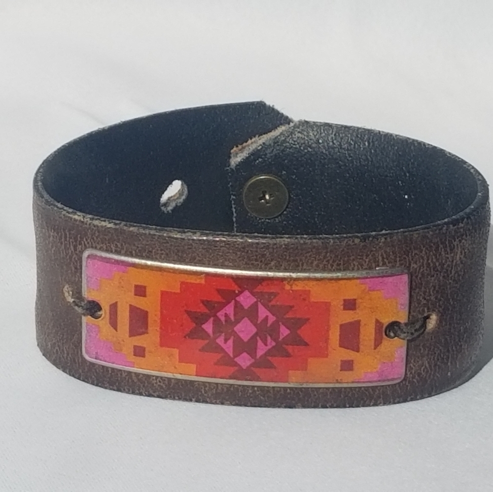 Leather cuff bracelets - Picture 4 of 10